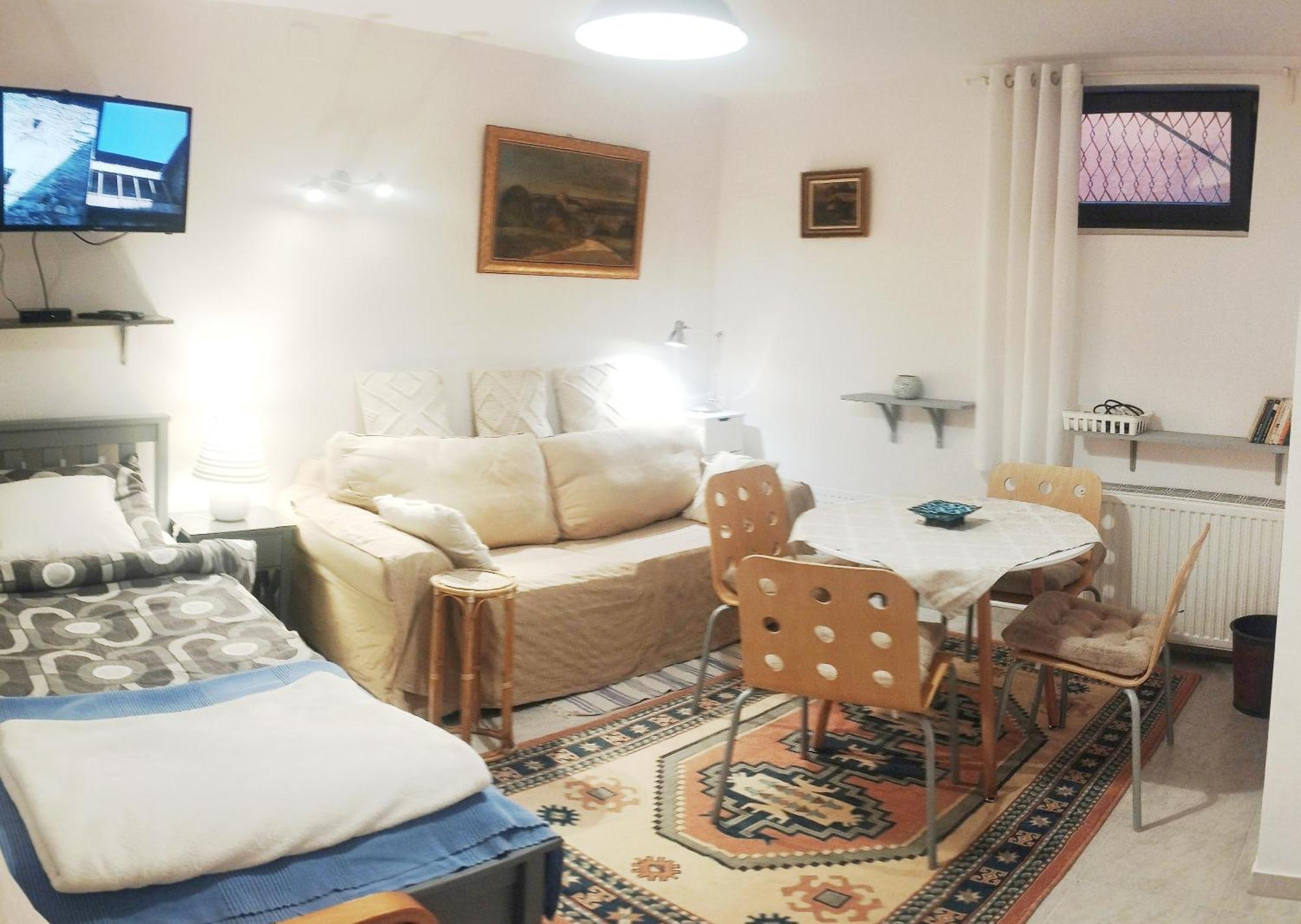 B&B Family Basement Apartment, Breakfast, Free Parking, 5Km From Tulln Chorherrn Exterior foto