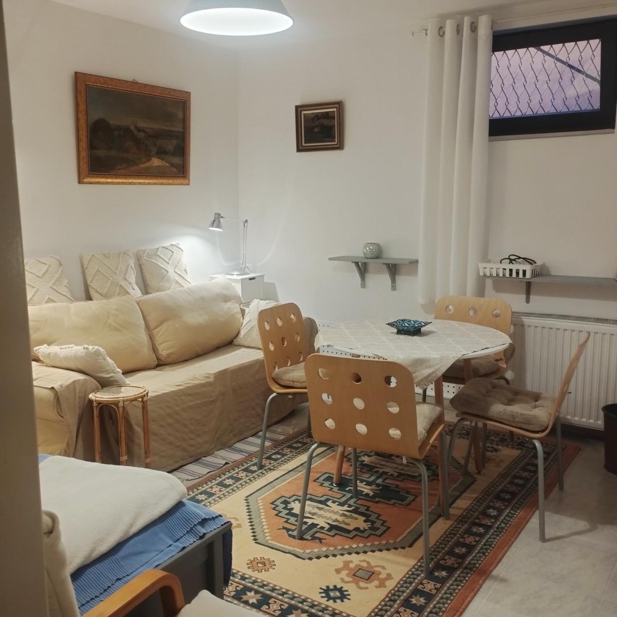 B&B Family Basement Apartment, Breakfast, Free Parking, 5Km From Tulln Chorherrn Exterior foto